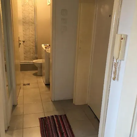Teatar Lägenhet *