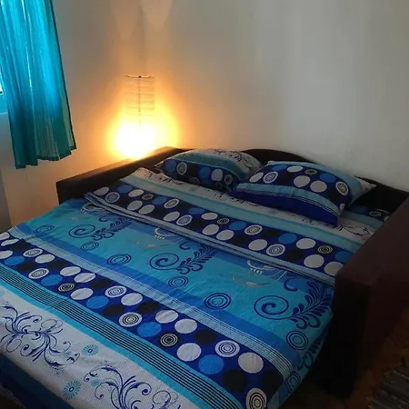 Apartment Teatar *